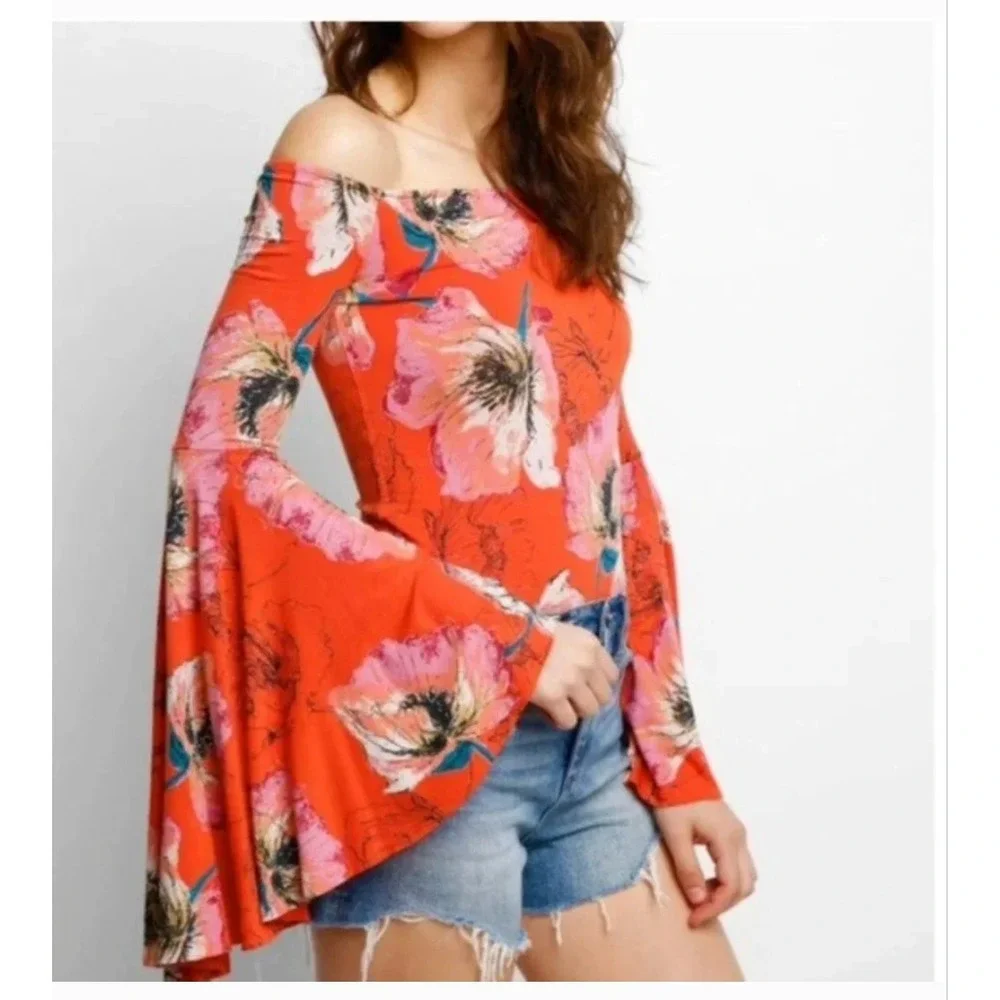 Free People NEW Bell Sleeve Birds Paradise Medium Boho Red Floral Cowl Neck - Picture 1 of 11